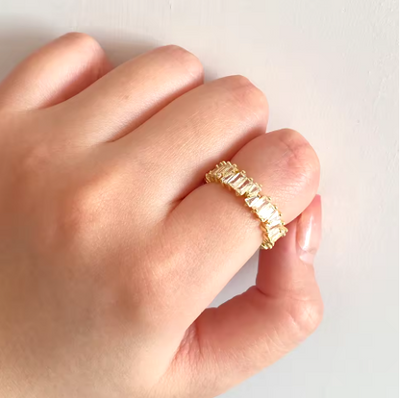 Zakol Klassischer Baguette-Zirkonia Ring – Luxuriöser 18K Vergoldeter Ring